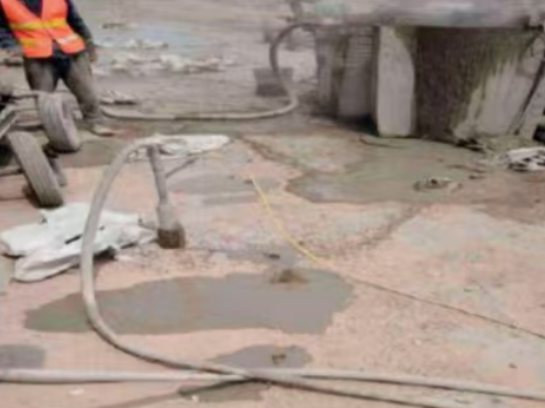 黔南水泥混凝土路面板底注浆技术 路面脱空注浆整治方案